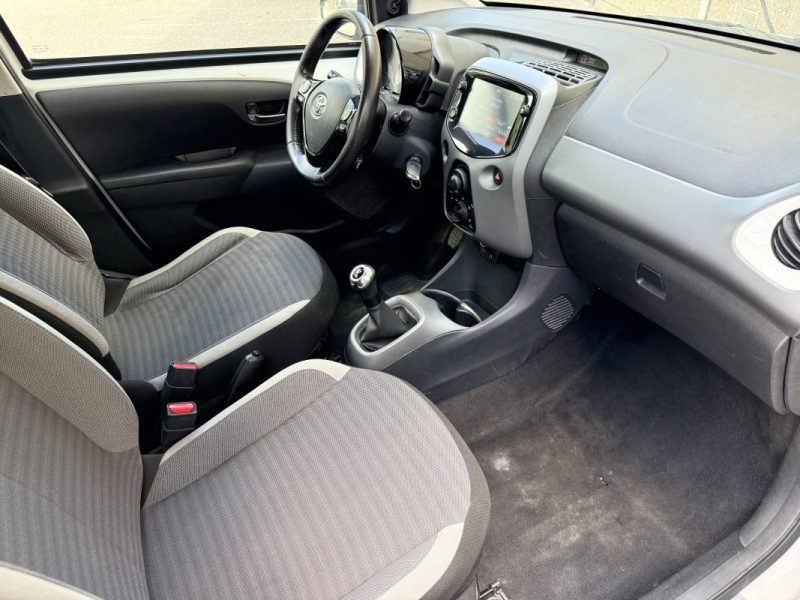 TOYOTA AYGO II ÉDITION LIMITÉ 1.0 VVT-I 72 X PH2 PREMIÈRE MAIN 