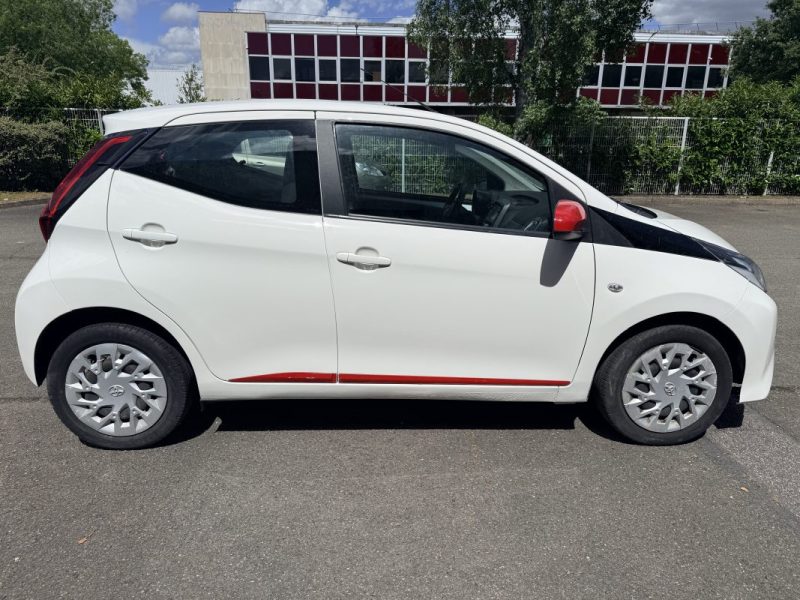 TOYOTA AYGO II ÉDITION LIMITÉ 1.0 VVT-I 72 X PH2 PREMIÈRE MAIN 