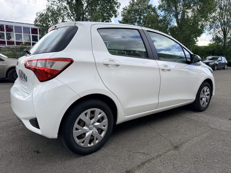 TOYOTA YARIS ÉDITION FRANCE ESSENCE PREMIÈRE MAIN