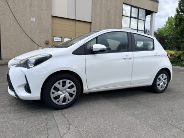 TOYOTA YARIS ÉDITION FRANCE ESSENCE PREMIÈRE MAIN