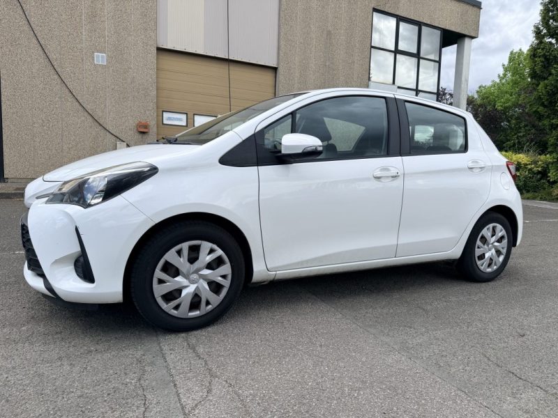 TOYOTA YARIS ÉDITION FRANCE ESSENCE PREMIÈRE MAIN