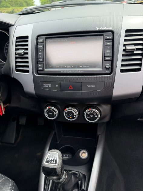🏔️ Mitsubishi Outlander –2.2 DID 177cv INVITE+ Toutes options 4x4