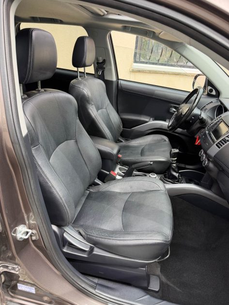 🏔️ Mitsubishi Outlander –2.2 DID 177cv INVITE+ Toutes options 4x4