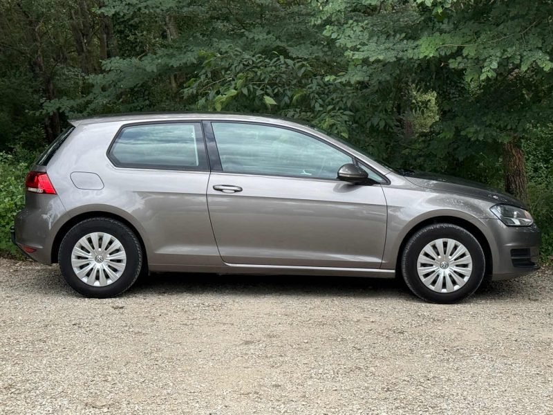 VOLKSWAGEN GOLF VII 1.2 TSI 110 TRENDLINE DSG7 3P 