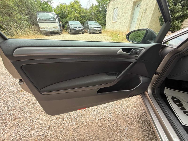 VOLKSWAGEN GOLF VII 1.2 TSI 110 TRENDLINE DSG7 3P 