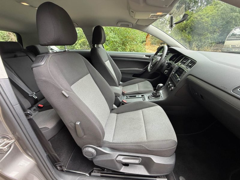 VOLKSWAGEN GOLF VII 1.2 TSI 110 TRENDLINE DSG7 3P 