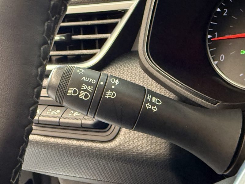 RENAULT CLIO V 1.0 TCe 90 ch 21N Business - CARPLAY - RADARS