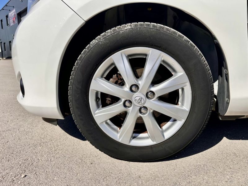 TOYOTA YARIS 1.0 2012