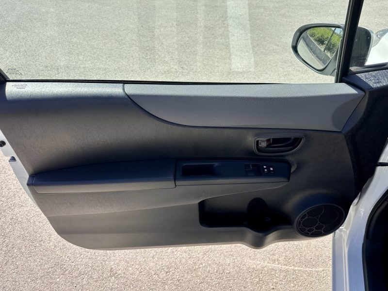TOYOTA YARIS 1.0 2012