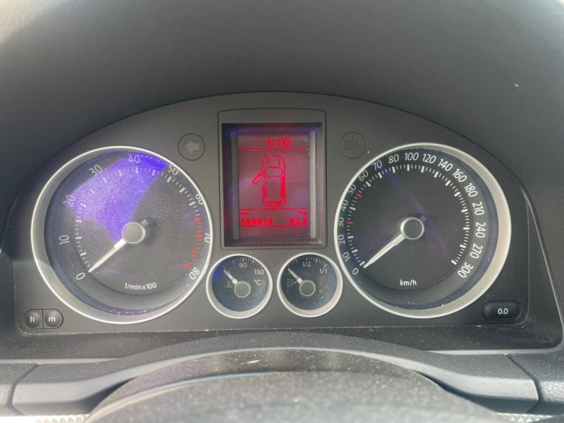 VOLKSWAGEN GOLF R32 V6 R32 2006