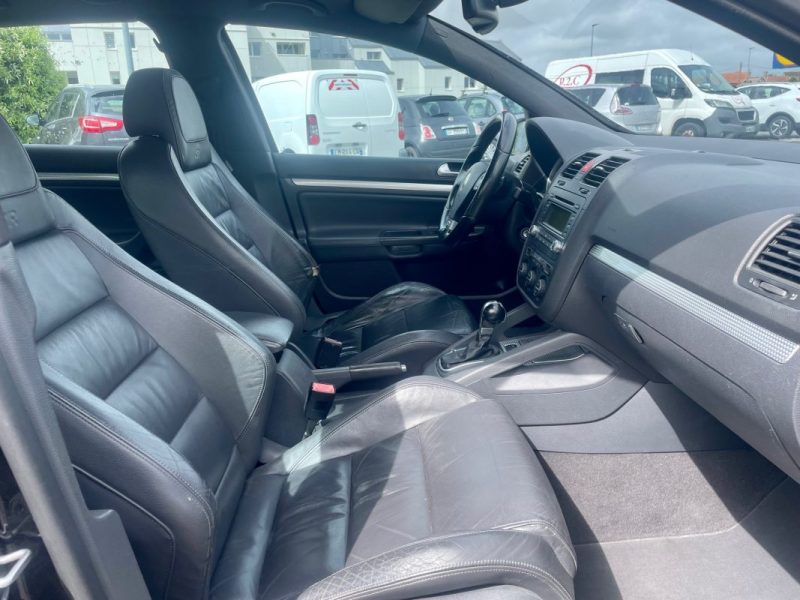 VOLKSWAGEN GOLF R32 V6 R32 2006