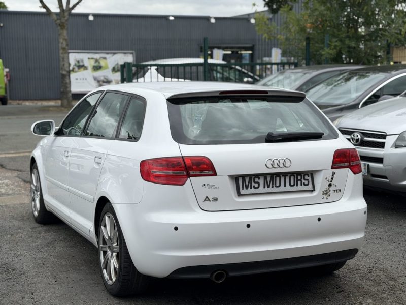 AUDI A3 1.6 TDI 105 cv - GARANTIE 12 mois - Attraction