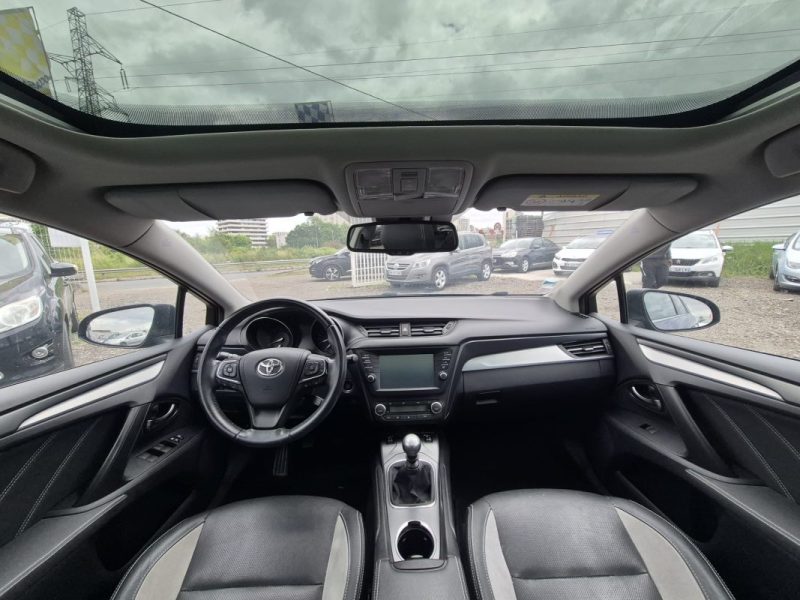 TOYOTA Avensis  Break SW 2.0 D-4D 16V 143 cv 2015