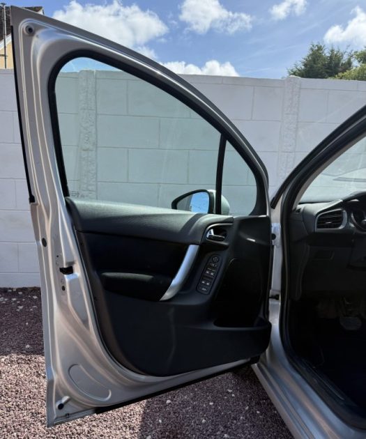 CITROËN C3 1.4 VTI 95ch BVA EXCLUSIVE / CLIMATISATION / RADAR DE RECUL 