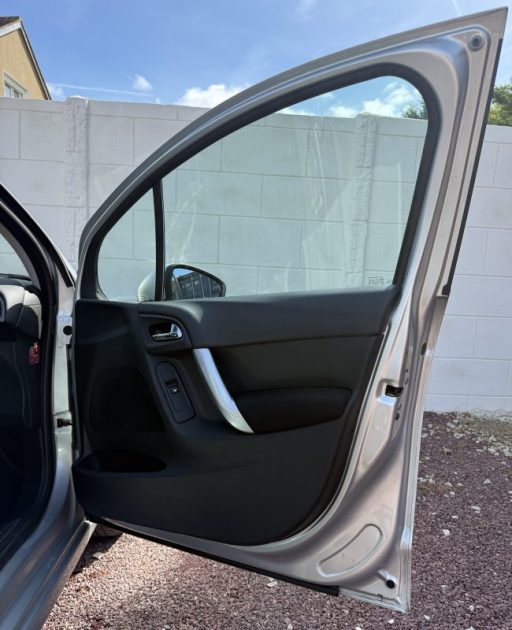 CITROËN C3 1.4 VTI 95ch BVA EXCLUSIVE / CLIMATISATION / RADAR DE RECUL 