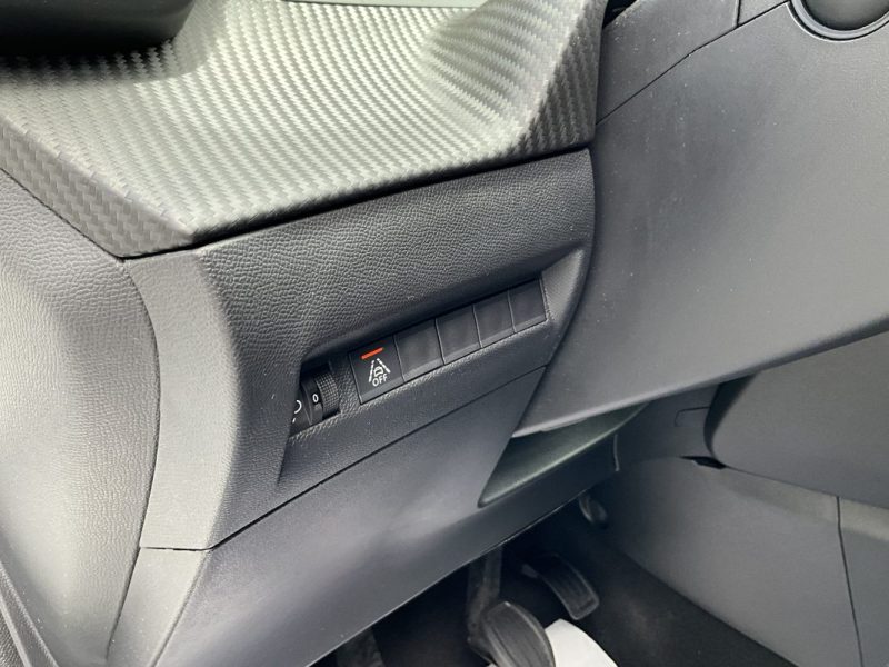 À PARTIR 187,55 EUROS  PAR MOIS PEUGEOT 208 1.5 BLUEHDI 100 CV ACTIVE