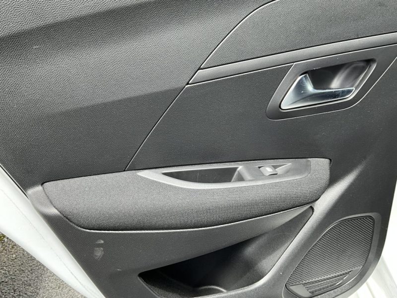 À PARTIR 187,55 EUROS  PAR MOIS PEUGEOT 208 1.5 BLUEHDI 100 CV ACTIVE
