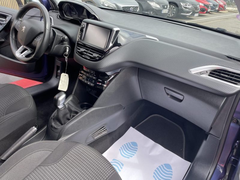 PEUGEOT 208 1.2 ALLURE 2015