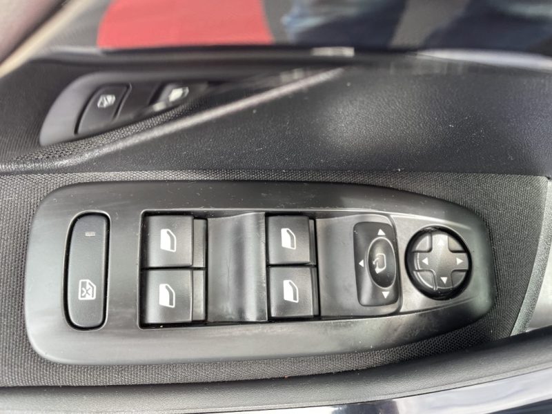 PEUGEOT 208 1.2 ALLURE 2015