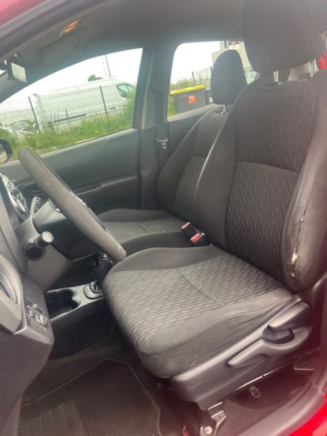 TOYOTA YARIS 1.0 VVTI 69 ACTIVE 2012