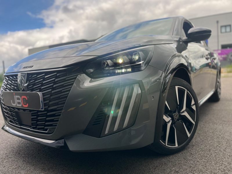 PEUGEOT 208 GT HYBRID 136CH - FULL OPTION - GARANTIE PEUGEOT