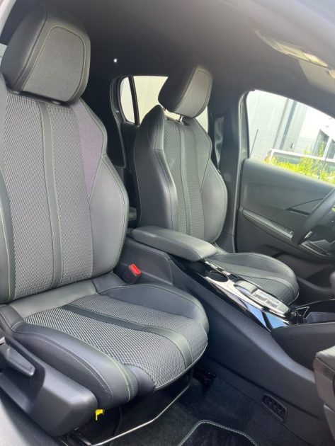 PEUGEOT 208 GT HYBRID 136CH - FULL OPTION - GARANTIE PEUGEOT