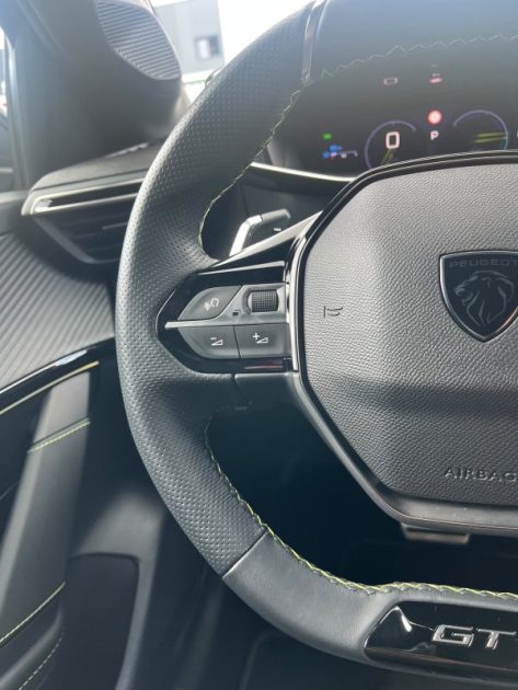 PEUGEOT 208 GT HYBRID 136CH - FULL OPTION - GARANTIE PEUGEOT