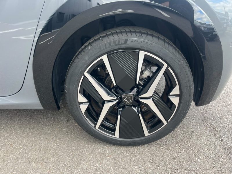 PEUGEOT 208 GT HYBRID 136CH - FULL OPTION - GARANTIE PEUGEOT