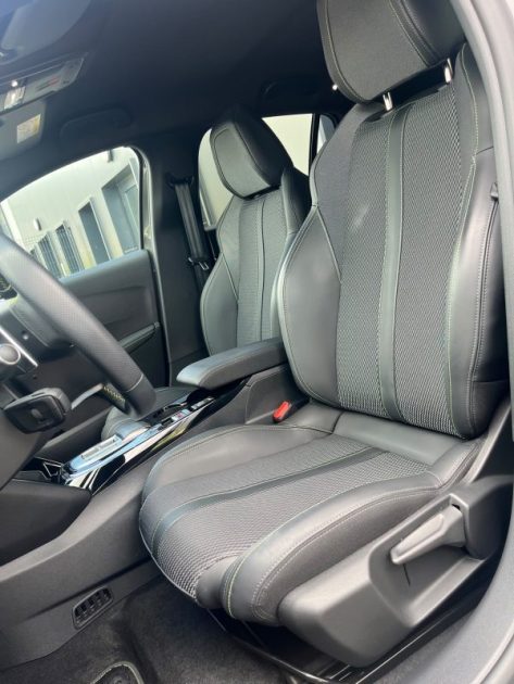 PEUGEOT 208 GT HYBRID 136CH - FULL OPTION - GARANTIE PEUGEOT