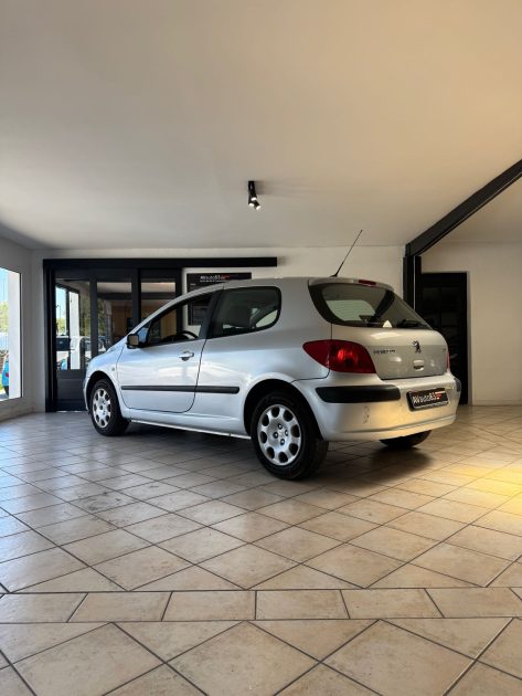 PEUGEOT 307 1.6 110CV - Distribution Neuve - Garantie 12 mois ou 15.000km - CT Ok - Révisée 