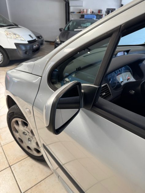 PEUGEOT 307 1.6 110CV - Distribution Neuve - Garantie 12 mois ou 15.000km - CT Ok - Révisée 