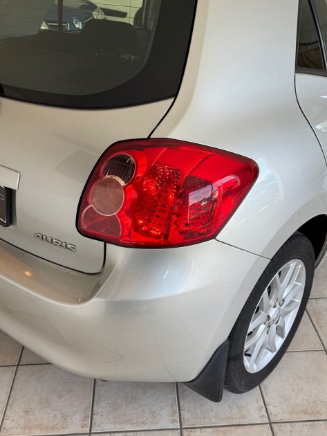 TOYOTA AURIS 1.6 VVTi 124Cv LINEA SOL - Moteur à chaîne - Garantie 12 mois ou 15.000km - CT OK