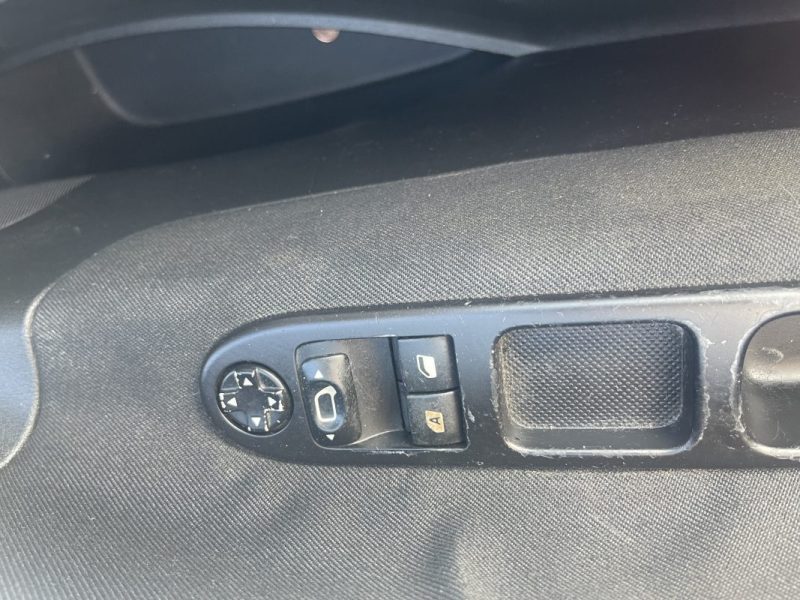 PEUGEOT 207 ACTIVE 1.4VTI 95CV FAIBLE KMS CT OK PACK CLIM GARANTIE 