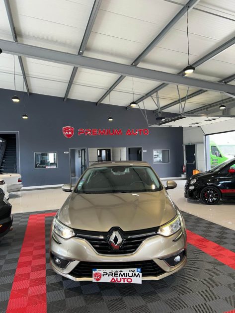 RENAULT MEGANE IV TCE 130 2015 ENTRETIEN RENAULT