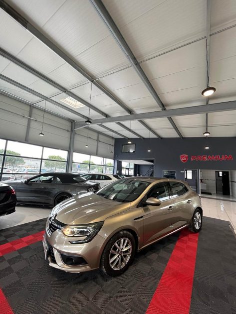 RENAULT MEGANE IV TCE 130 2015 ENTRETIEN RENAULT