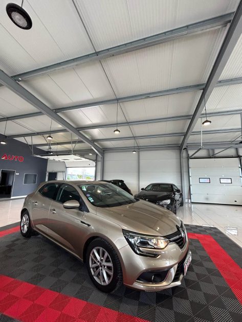 RENAULT MEGANE IV TCE 130 2015 ENTRETIEN RENAULT