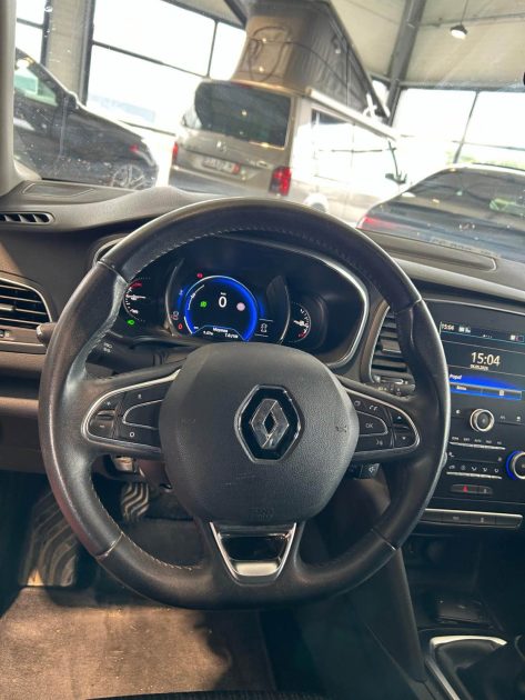 RENAULT MEGANE IV TCE 130 2015 ENTRETIEN RENAULT