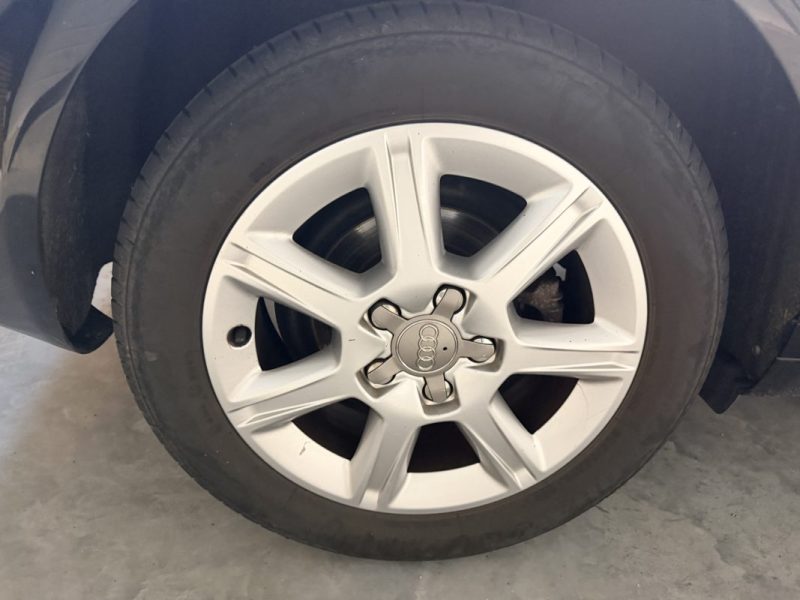 AUDI A3 SPORTBACK - 1.6 TDI 105cv - 2009 - Radar de recul - Régulateur de vitesse