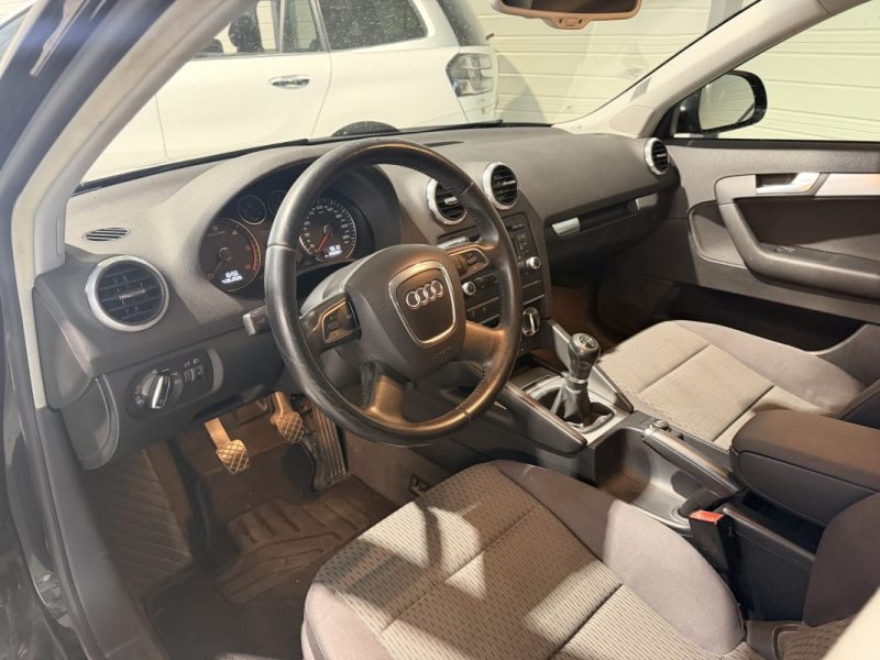 AUDI A3 SPORTBACK - 1.6 TDI 105cv - 2009 - Radar de recul - Régulateur de vitesse