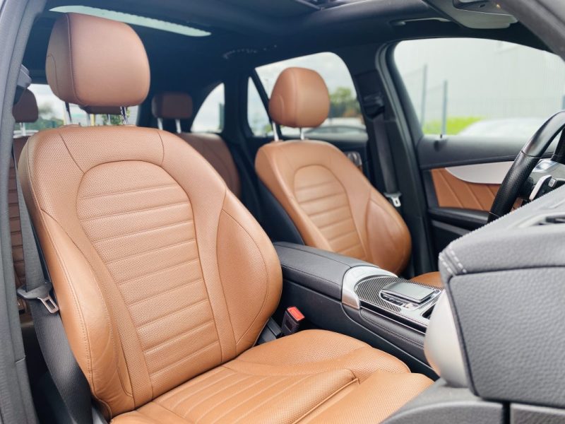 MERCEDES GLC 300 DE 4 MATIC 9G-Tronic AMG LINE / Suivi Mercedes - CarPlay - Toit Ouvrant - Cam 360