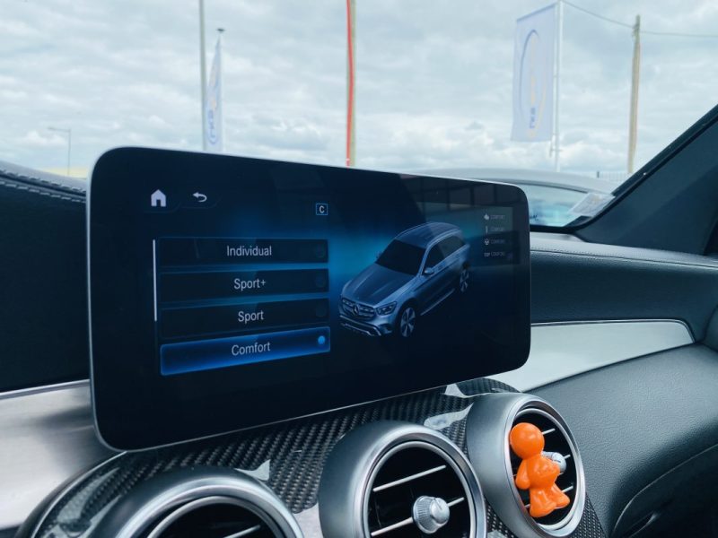 MERCEDES GLC 300 DE 4 MATIC 9G-Tronic AMG LINE / Suivi Mercedes - CarPlay - Toit Ouvrant - Cam 360
