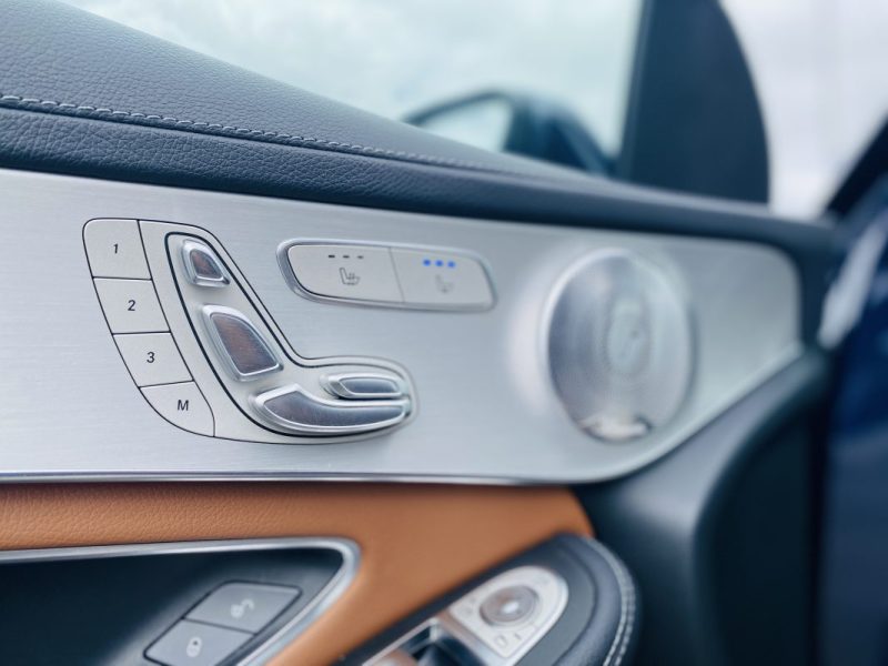 MERCEDES GLC 300 DE 4MATIC 9G-Tronic AMG LINE / Suivi Mercedes - CarPlay - Toit Ouvrant - Cam 360°