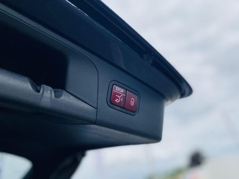 MERCEDES GLC 300 DE 4MATIC 9G-Tronic AMG LINE / Suivi Mercedes - CarPlay - Toit Ouvrant - Cam 360°
