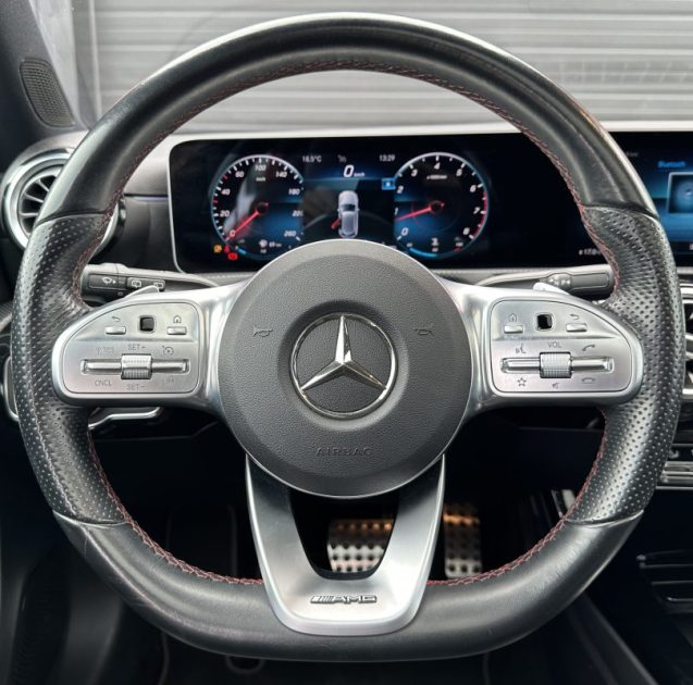 MERCEDES-BENZ Classe A 250 224ch 4Matic AMG / Toit ouvrant / 360 