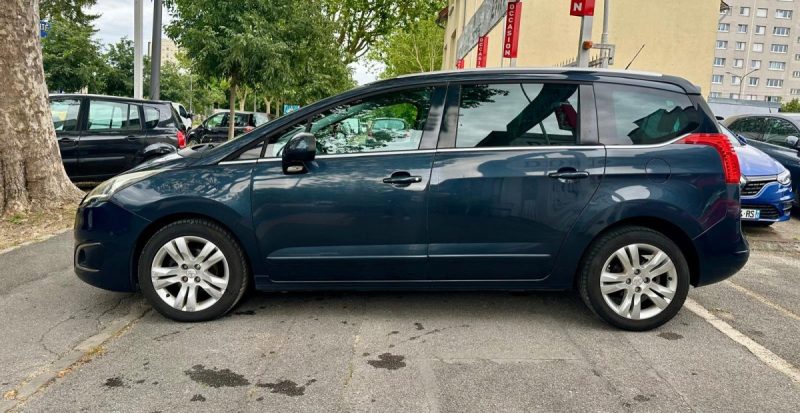 PEUGEOT 5008 1.6 e-HDI 115 ALLURE ETG6 