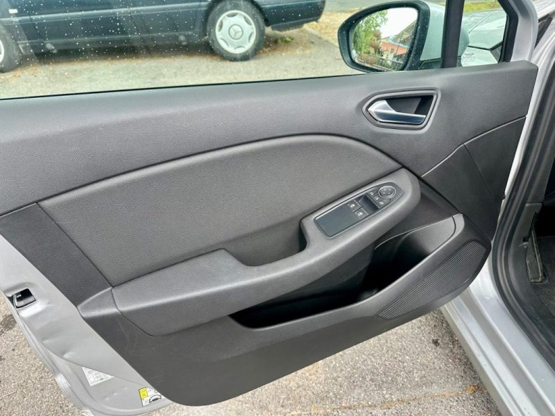 RENAULT CLIO V 1.6 E-TECH 140 BUSINESS  