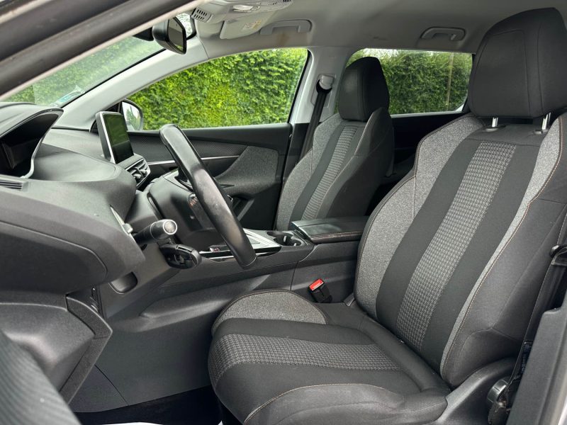 PEUGEOT 5008 II 1.6 BLUE HDI 120 ACTIVE 2017