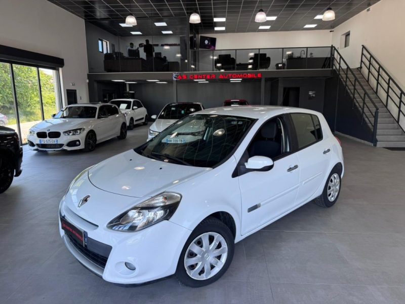 RENAULT CLIO III 1.5 DCI 90cv PHASE 2 / 100 000km / 1 ERE MAIN