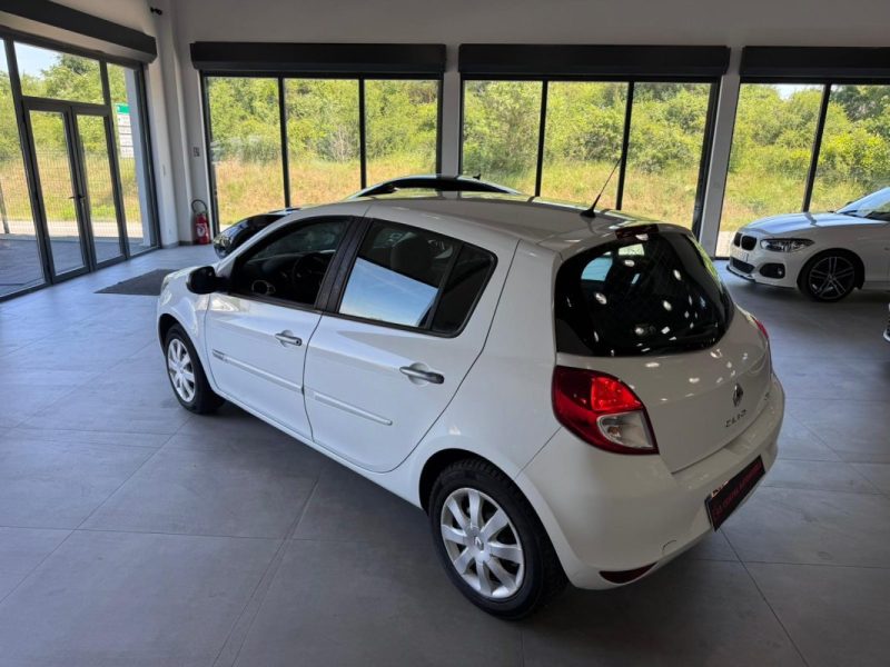 RENAULT CLIO III 1.5 DCI 90cv PHASE 2 / 100 000km / 1 ERE MAIN