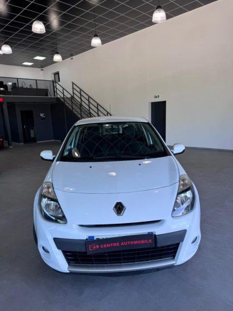 RENAULT CLIO III 1.5 DCI 90cv PHASE 2 / 100 000km / 1 ERE MAIN